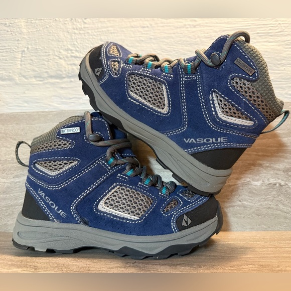NEW Vasque kids hiking boots Size 11 Weatherproof Camping Outdoor Hiking - Picture 1 of 8